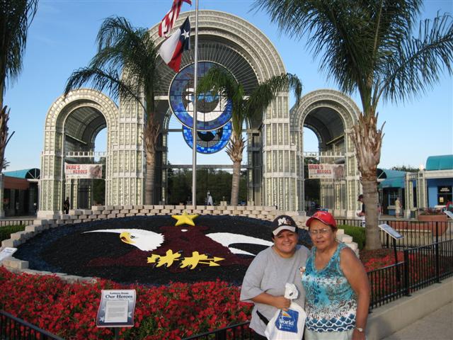 618x457 pixels (83K)