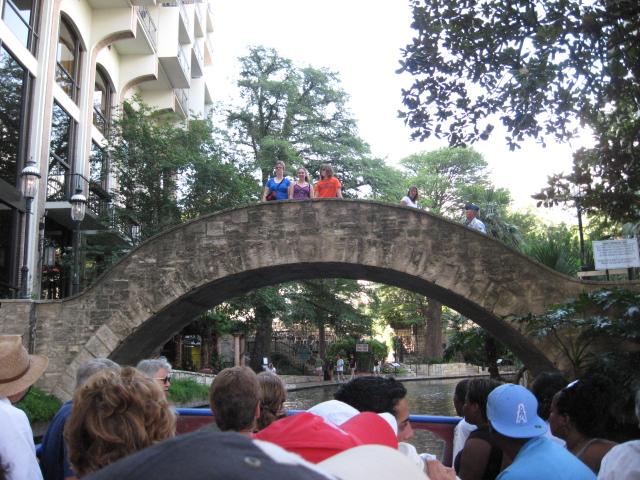 618x457 pixels (79K)