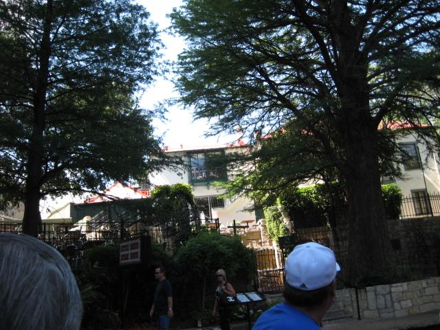 618x457 pixels (83K)