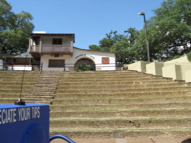 618x457 pixels (62K)