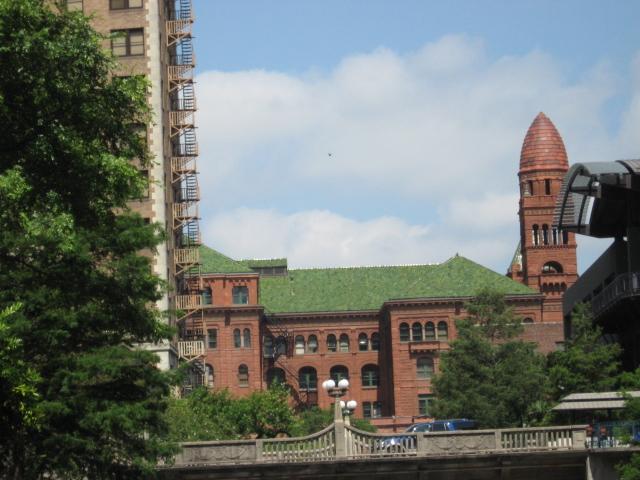 618x457 pixels (54K)