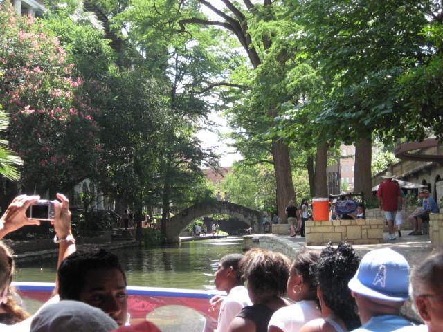 618x457 pixels (85K)