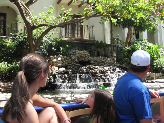 618x457 pixels (86K)