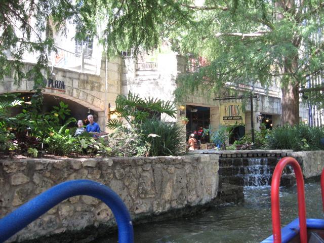 618x457 pixels (88K)