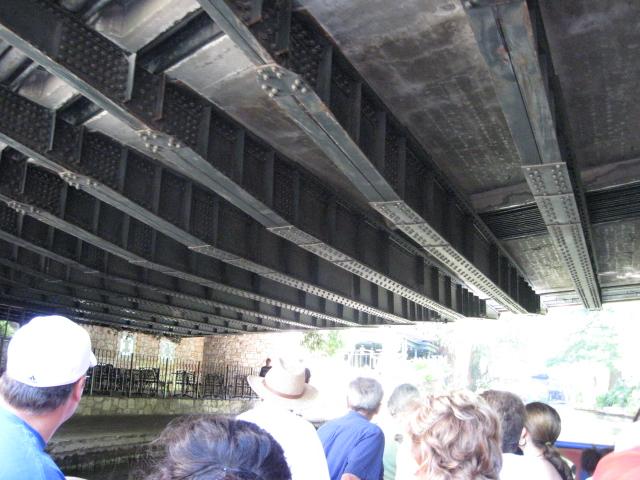 618x457 pixels (59K)