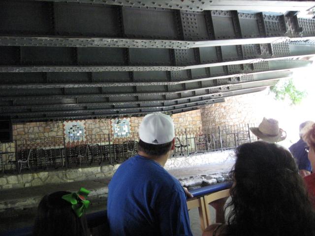 618x457 pixels (56K)