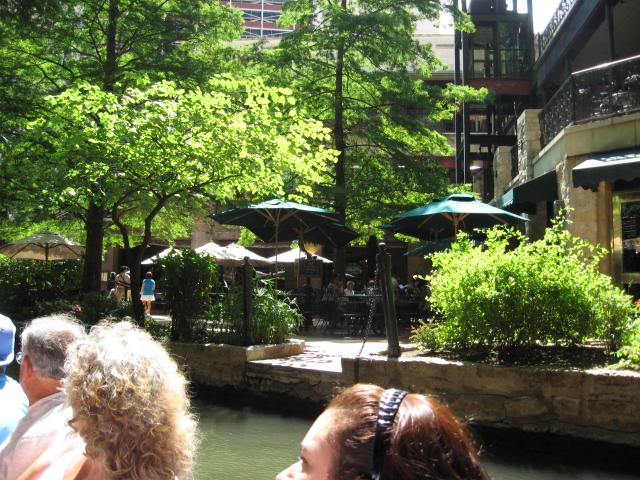 618x457 pixels (93K)