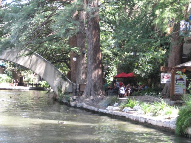 618x457 pixels (84K)