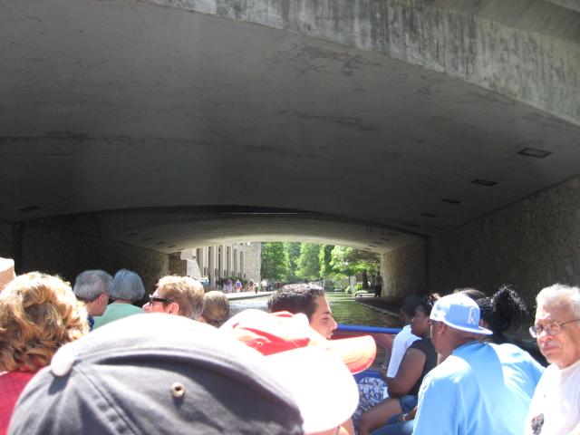 618x457 pixels (42K)