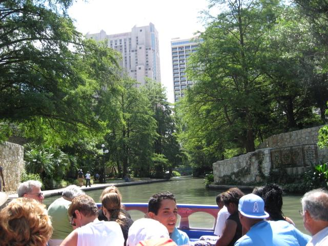 618x457 pixels (83K)