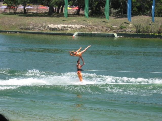 618x457 pixels (57K)