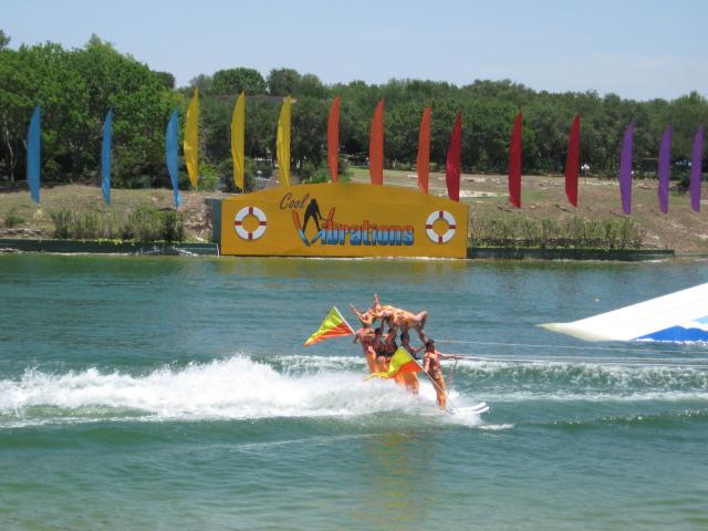 618x457 pixels (52K)