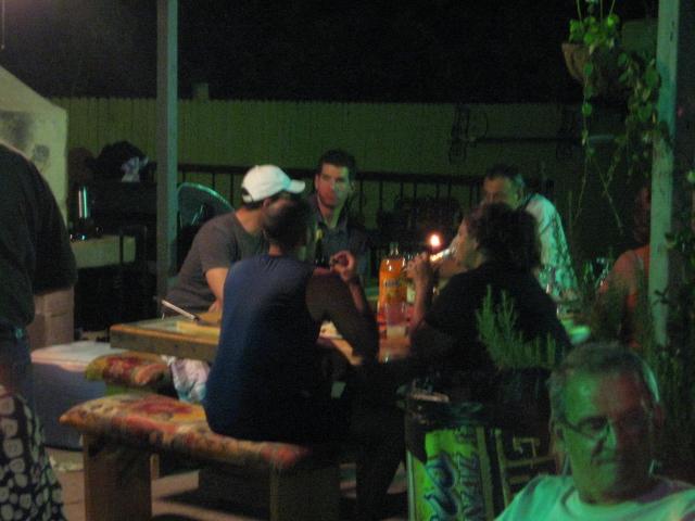 618x457 pixels (43K)