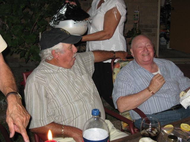 618x457 pixels (55K)