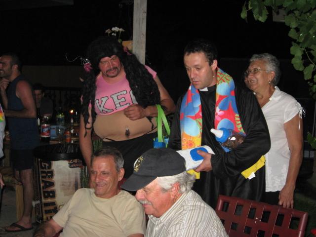 618x457 pixels (46K)