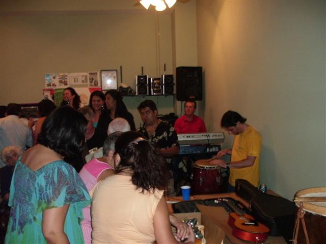 618x457 pixels (40K)