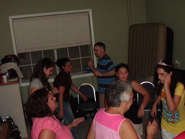 618x457 pixels (40K)