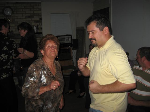 618x457 pixels (37K)